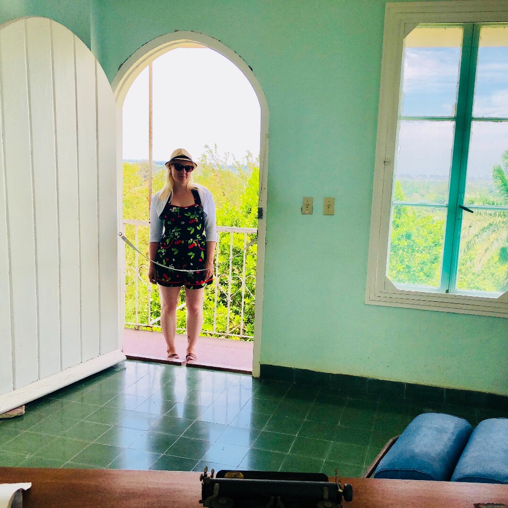 Meet your Posher, Laura